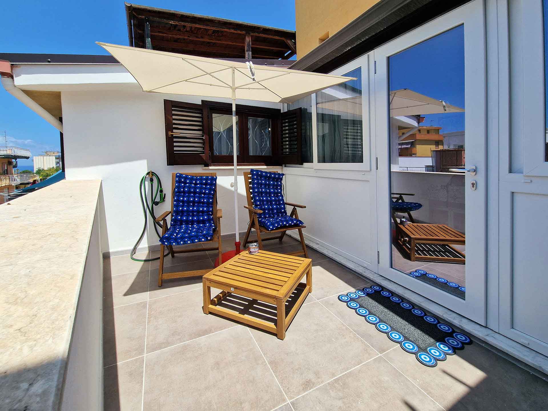 HOME-CASA-BLU-05.jpg